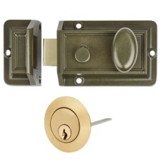 Contract Traditional Nightlatch - 60mm - Green Case/Polished Brass Cylinder