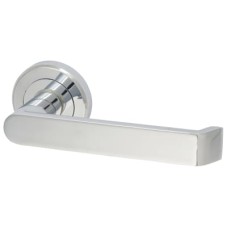Serozzetta by Carlisle Brass Polished Chrome Door Handles on Round Rose - Concept Range 