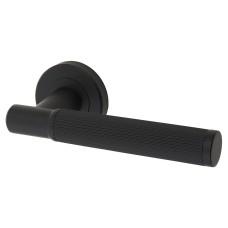 Serozzetta by Carlisle Brass Matt Black Lines Door Handles on Round Rose - Image Range 