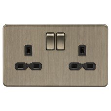 Knightsbridge 13A 2 Gang Screwless Flat Plate Double Pole Switched Socket - Antique Brass/Black