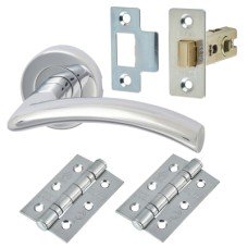 Heritage Brass by M Marcus Centaur Latch Door Handle on Rose Kit - Polished Chrome Heritage Brass by M Marcus Centaur Latch Door Handle on Rose Kit - Polished Chrome