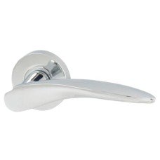 Jigtech Polished Chrome Door Handles on Round Rose - Vecta Range 