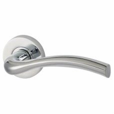 Jigtech Polished Chrome Door Handles on Round Rose - Solar Range 