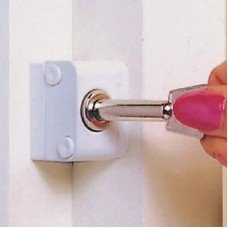 Yale 8K102 Wooden Push Button Window Lock - White - Pack of 2 with Key