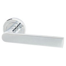 Serozzetta by Carlisle Brass Polished Chrome Door Handles on Round Rose - Edge Range Serozzetta by Carlisle Brass Polished Chrome Door Handles on Round Rose - Edge Range
