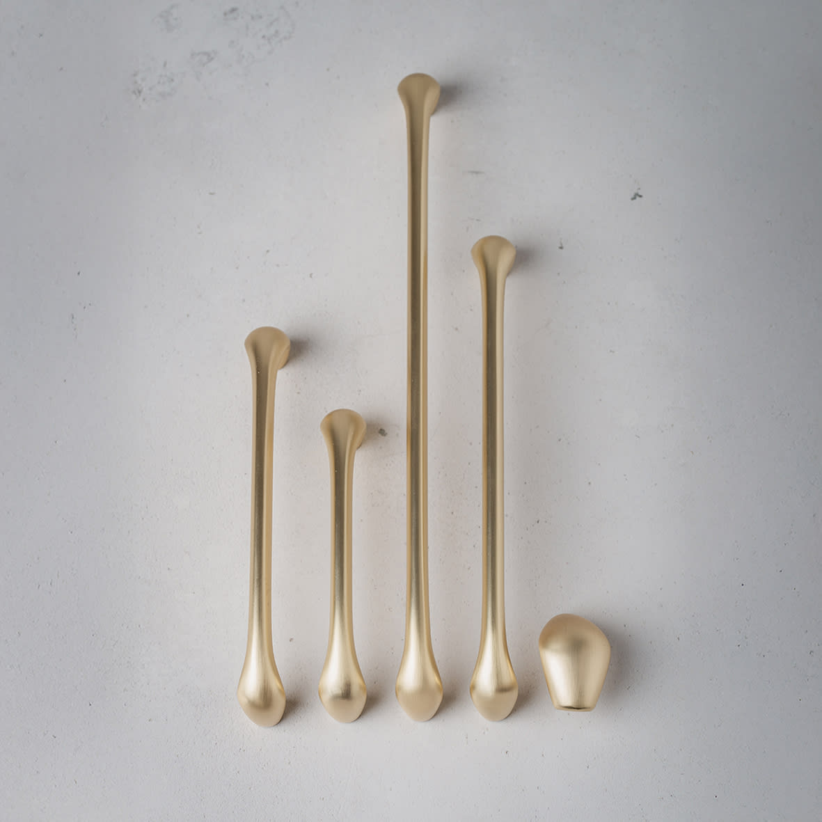Keswick 7mm D-Bar Cabinet Pull Handle - 224mm Centres - Satin Brass - view 2
