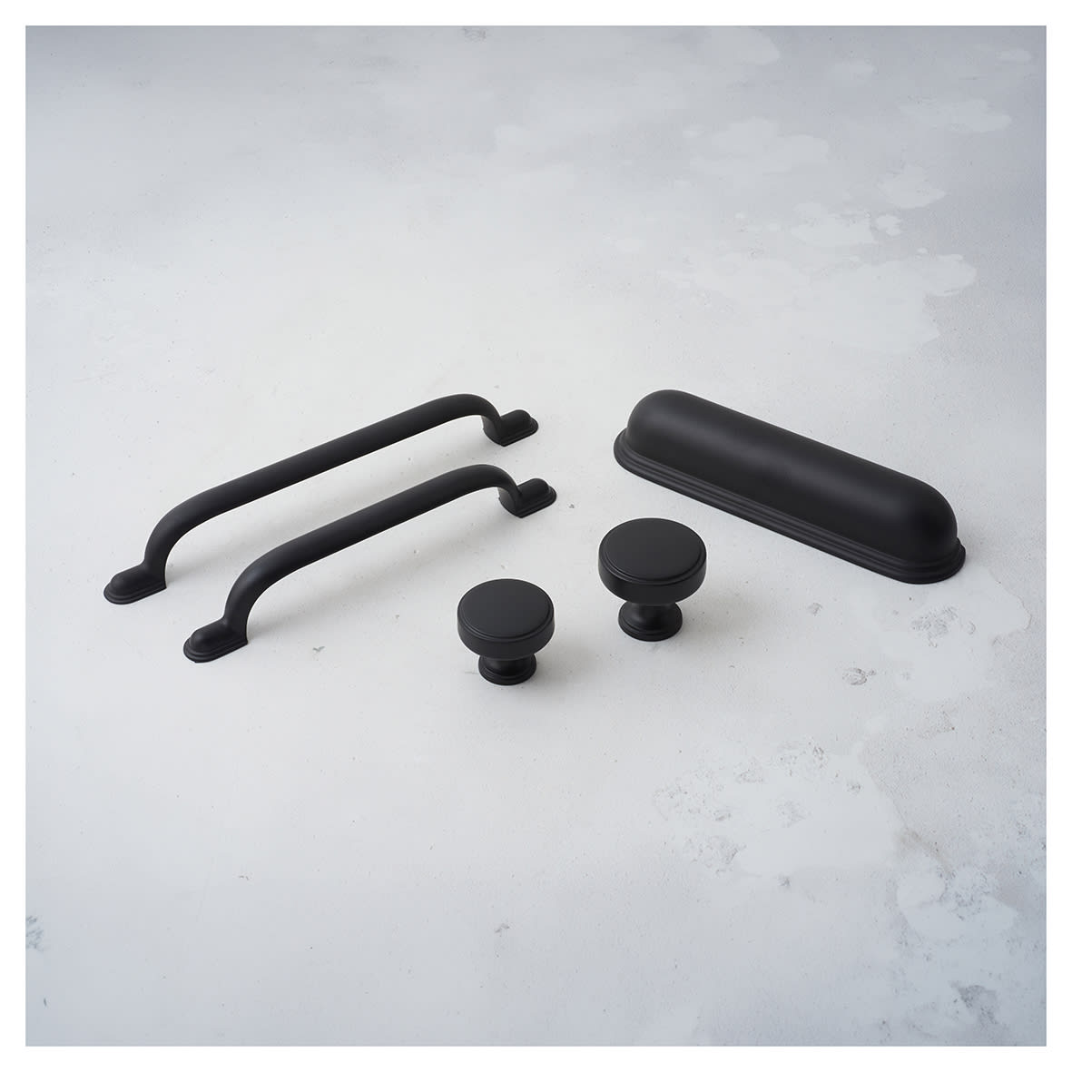 Crofts & Assinder Calgary 16.5mm D-Bar Cabinet Pull Handle - 128mm Centres - Matt Black - view 5