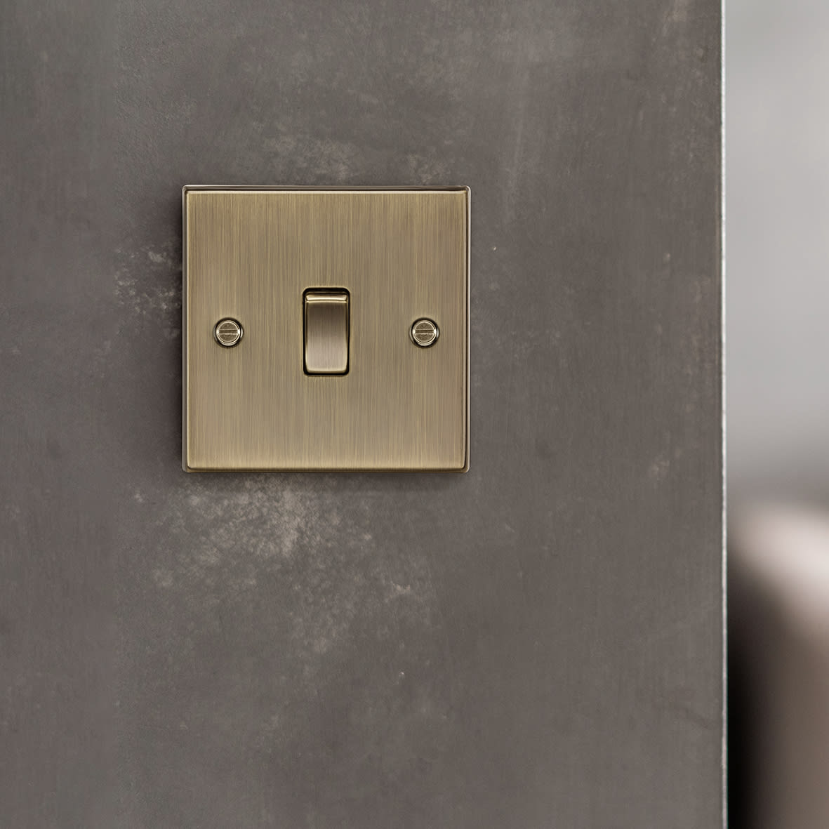 10AX 1 Gang 2 Way Light Switch - Antique Brass - view 5