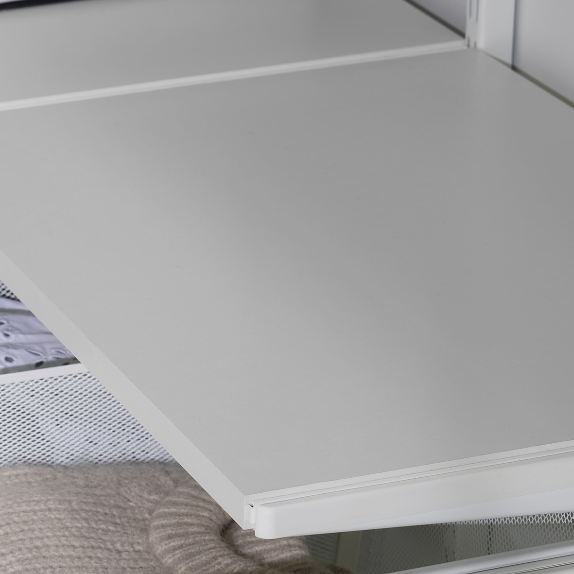 Top Track System - Click In White Edged Melamine Board/Shelf - 605 x 424 x 20mm - White - view 2