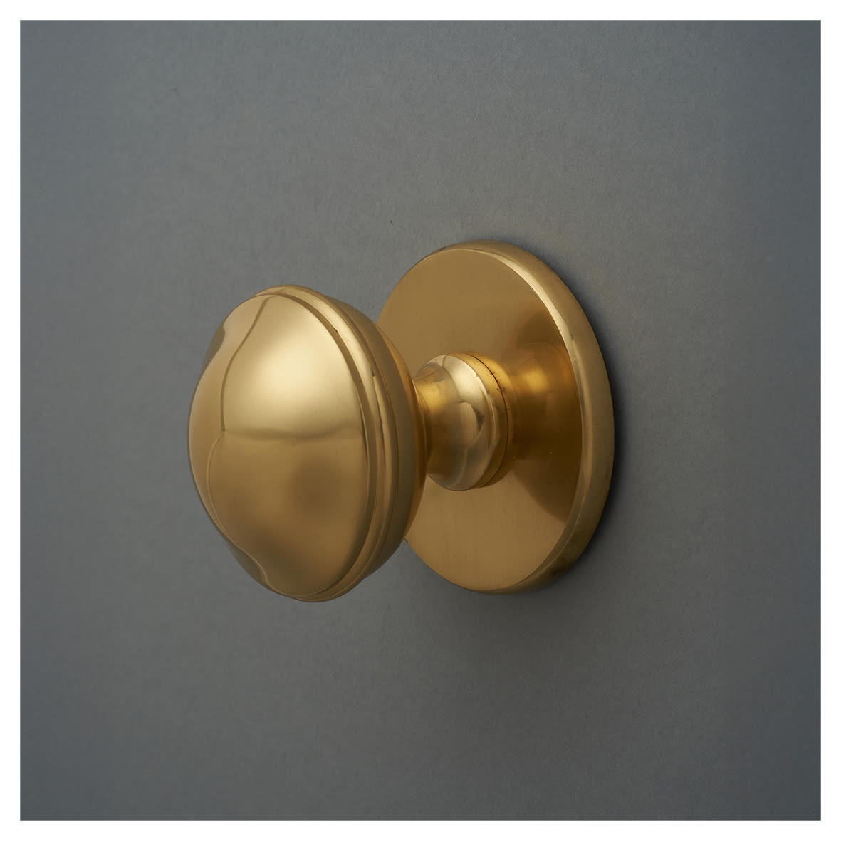 Polished Brass Round Centre Door Knob - 80mm Rose Diameter - view 6