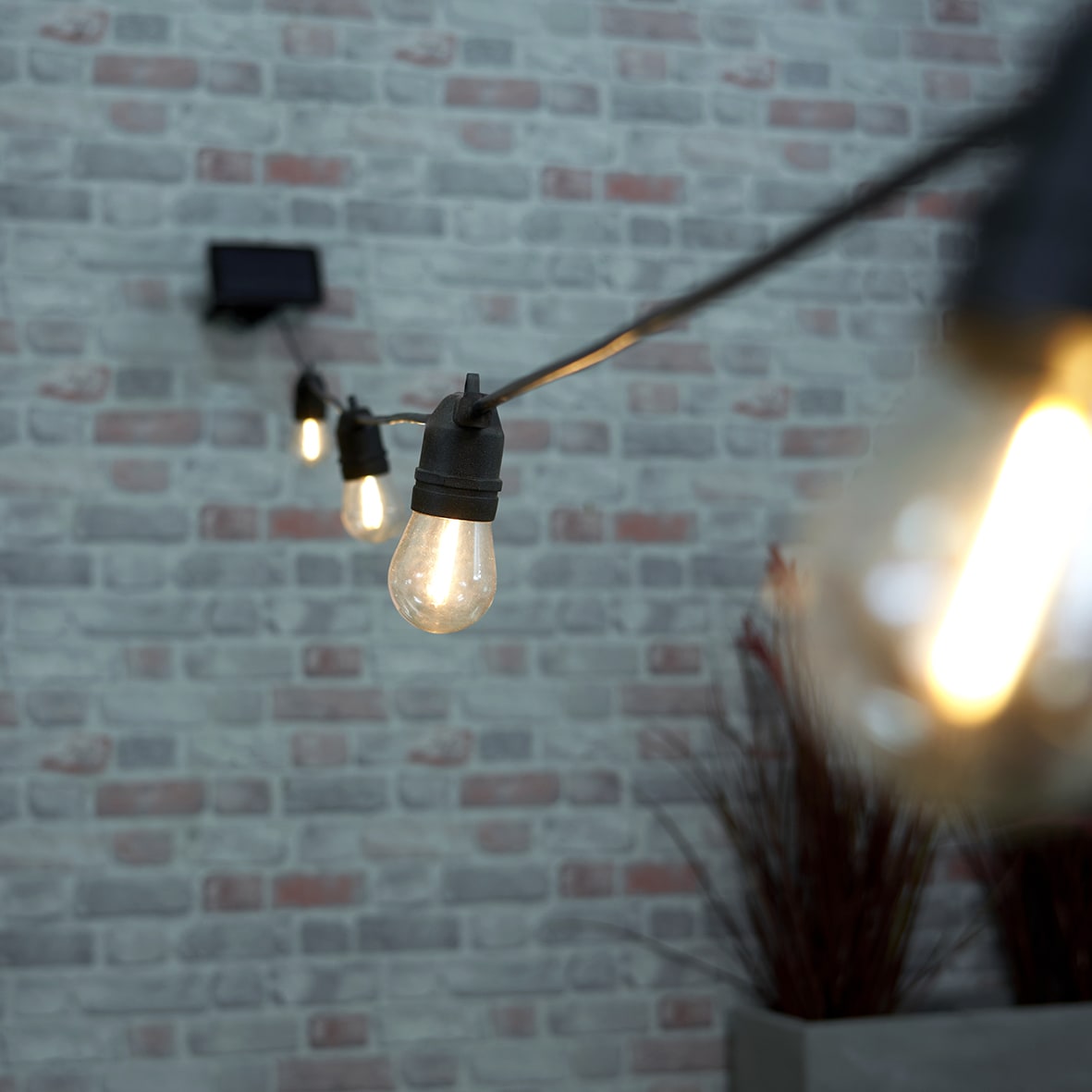 Forum Zink Wye LED 10 Solar Golf Ball Bulb Garden Festoon Lights - IP44 - 2700K Warm White - Clear - view 4