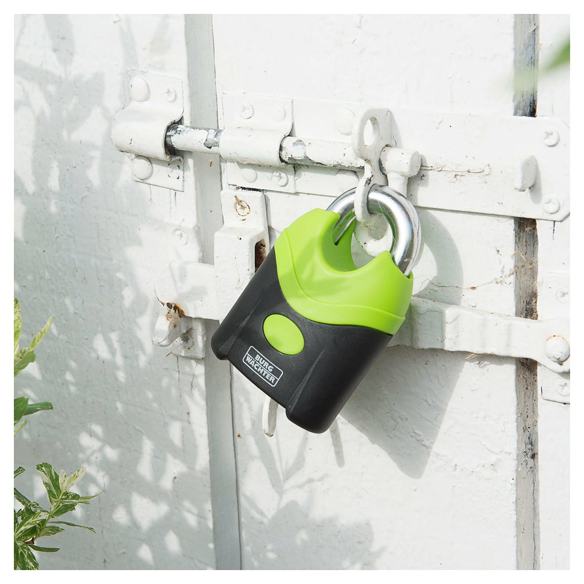 Closed Shackle Emerald Padlock - 70mm Body - 17 x 21mm Shackle - Green - view 2
