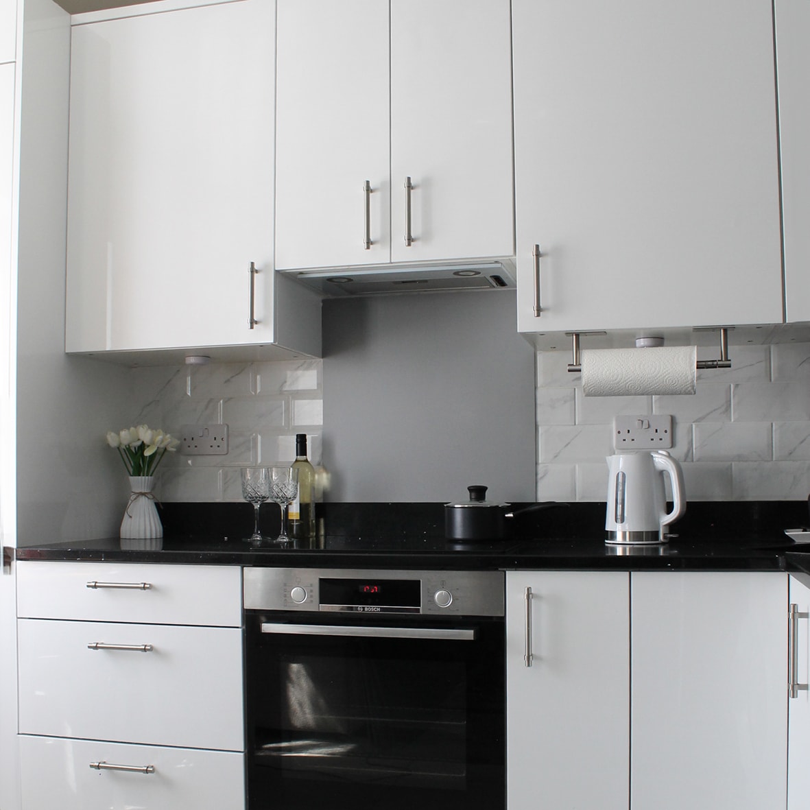 Aluminium Kitchen Splashback - 900 x 750mm - Gloss Silver - view 2