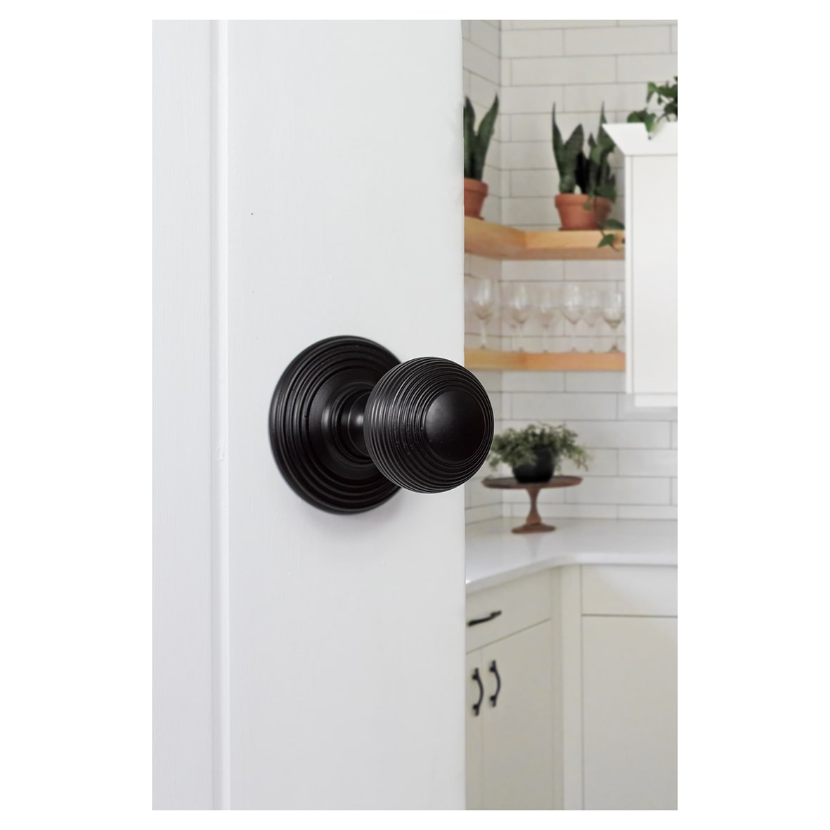 Old English Ripon Reeded Beehive Mortice Door Knob - 70mm Rose Diameter - Matt Black - view 3