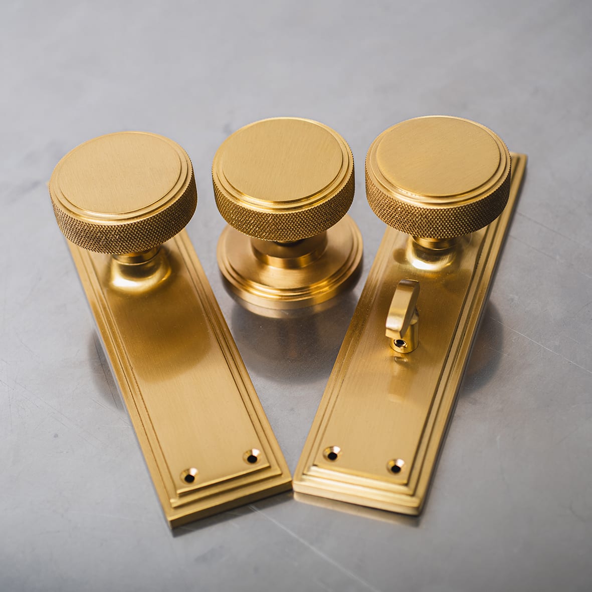 Satin Brass Knurled Bathroom Mortice Door Knob on Backplate - 205 x 52mm - Miller Range - view 6