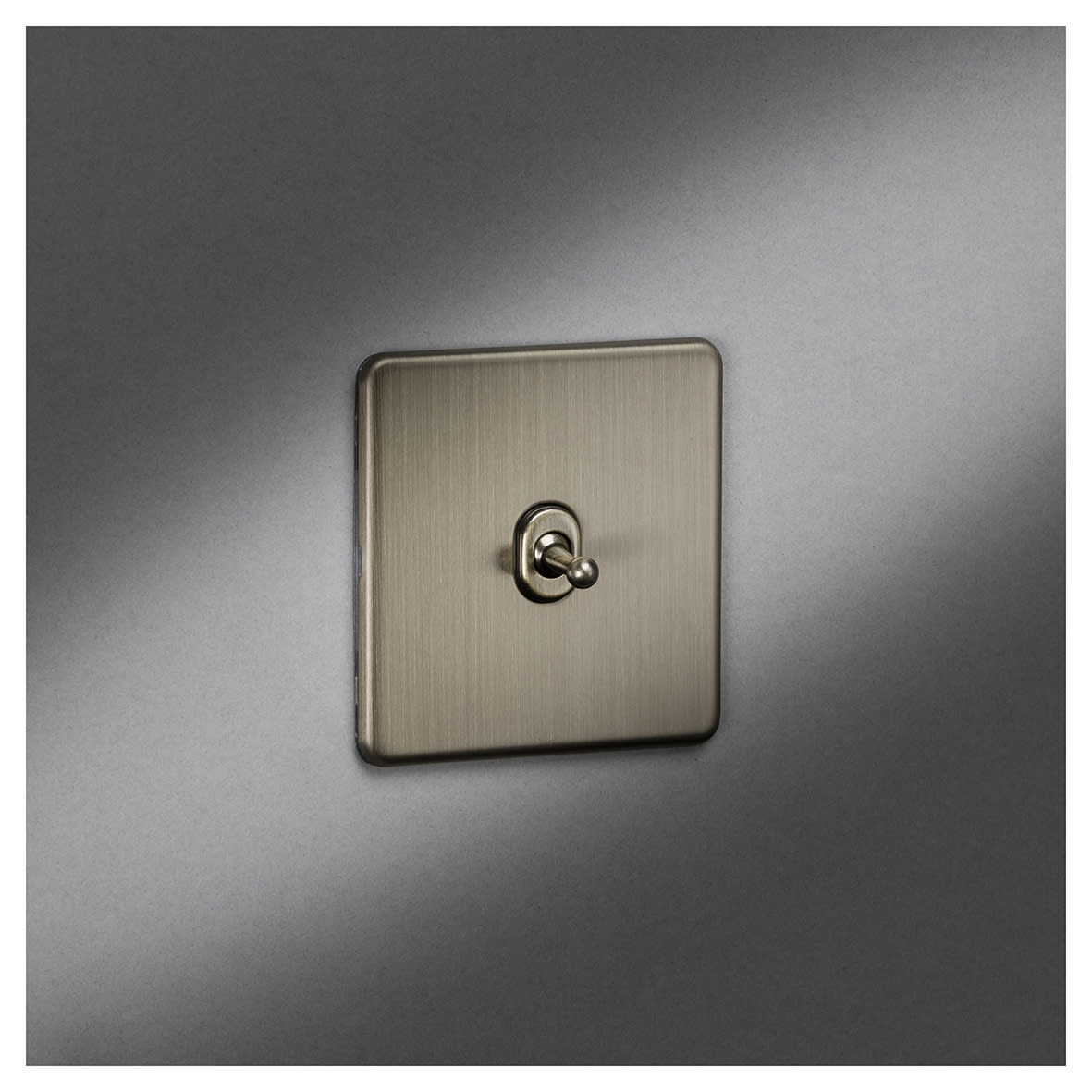 10AX 1 Gang 2 Way Screwless Flat Plate Toggle Light Switch - Antique Brass - view 5