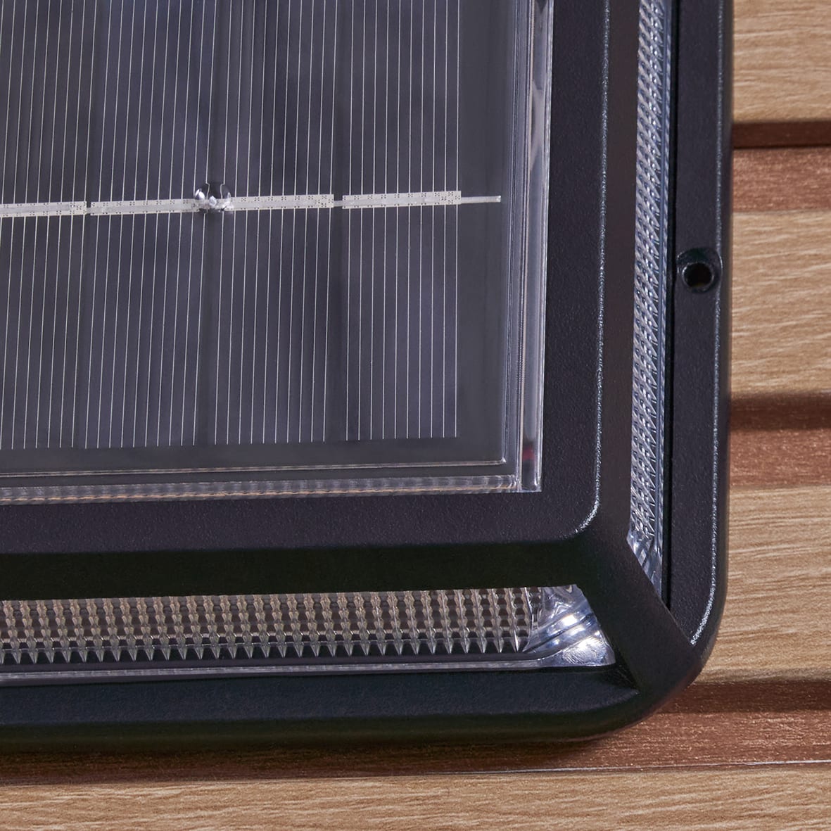 Forum Zink Tanfield 1W LED Solar Ground Garden Light with Photocell - IP65 - 4000K - Black - view 7