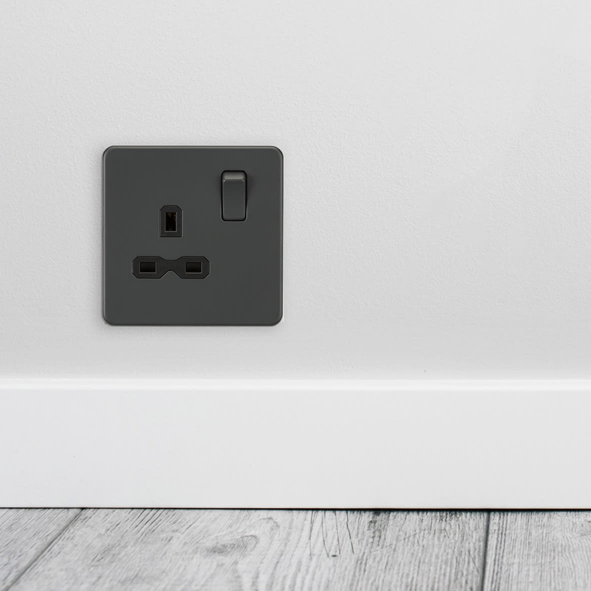 13A 1 Gang Screwless Flat Plate Switched DP Socket - Anthracite Grey/Black Inserts - view 5