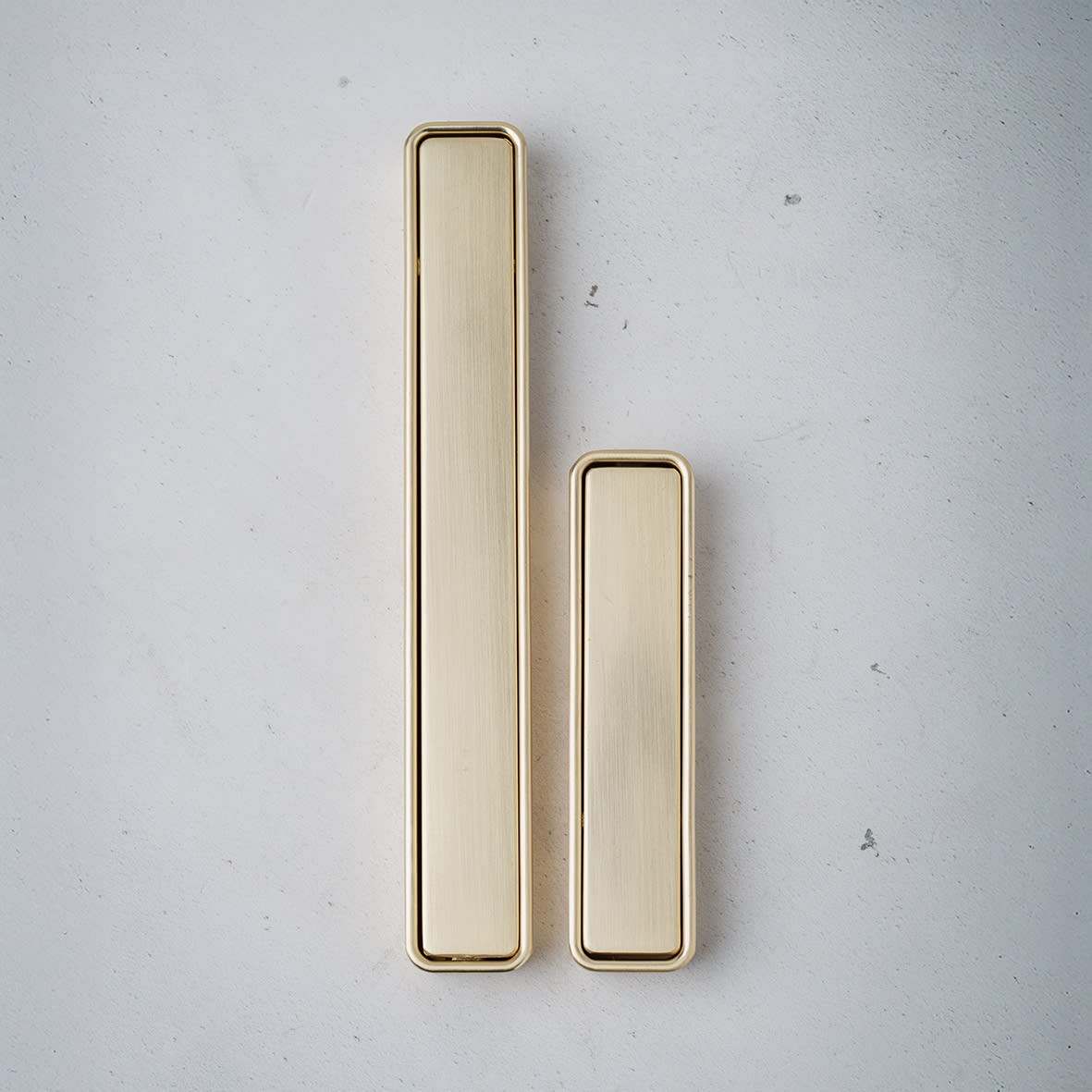 Frome Rectangular Flush Cabinet Pull Handle - 164 x 24mm - Satin Brass - view 5