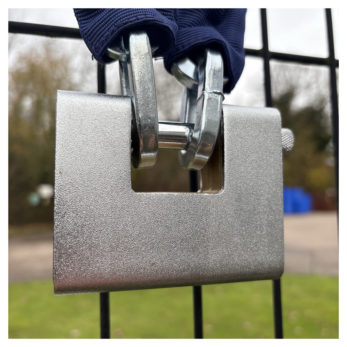 Watchman by Squire Armoured Shutter Lock - 90mm Body - 18 x 36mm Shackle - Keyed to Differ - Silver - view 7
