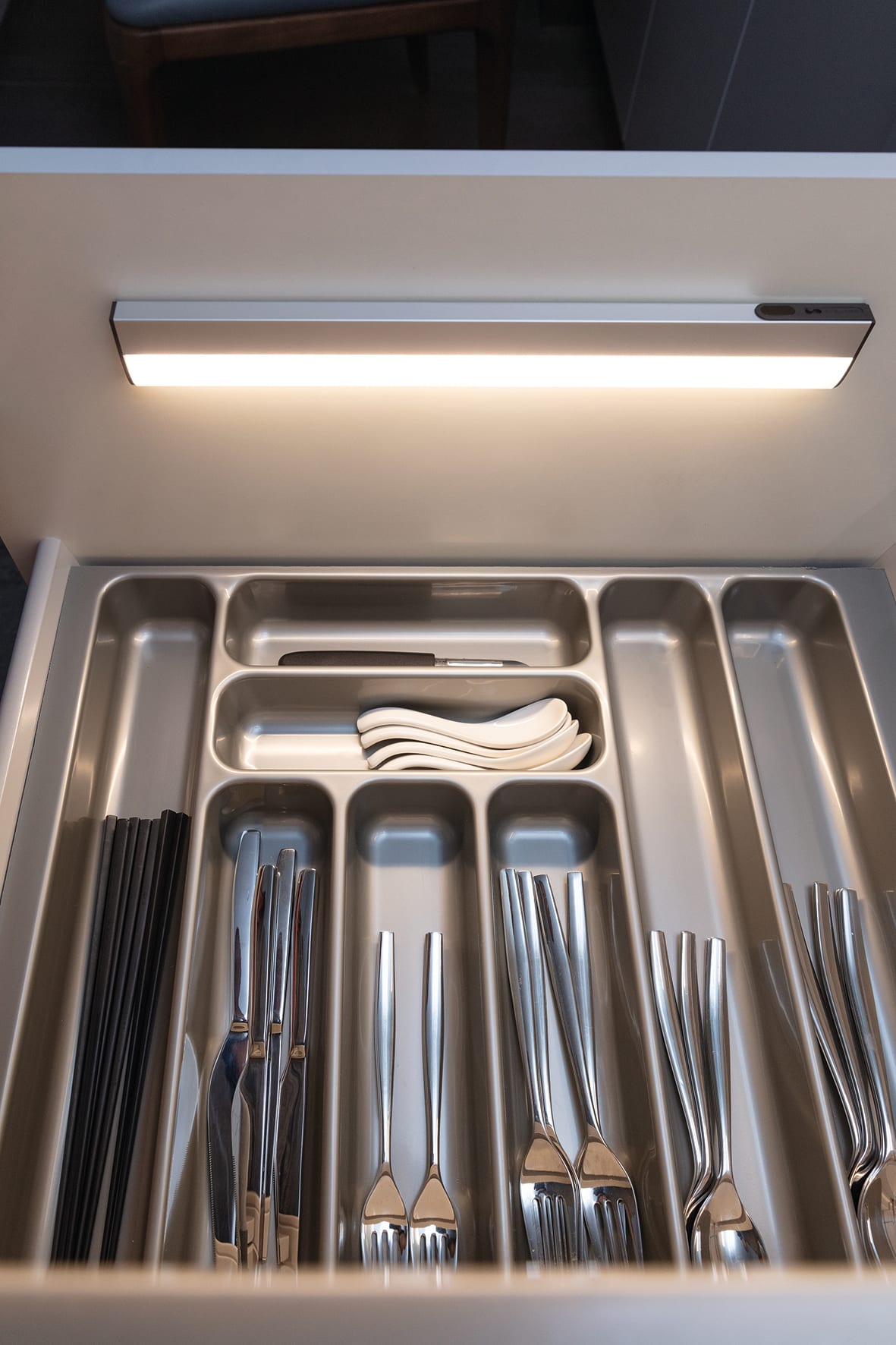 LED SensorLux Cabinet Strip Light with Dual IR Hand Wave & Door Sensor - 261mm - 3000K - view 5