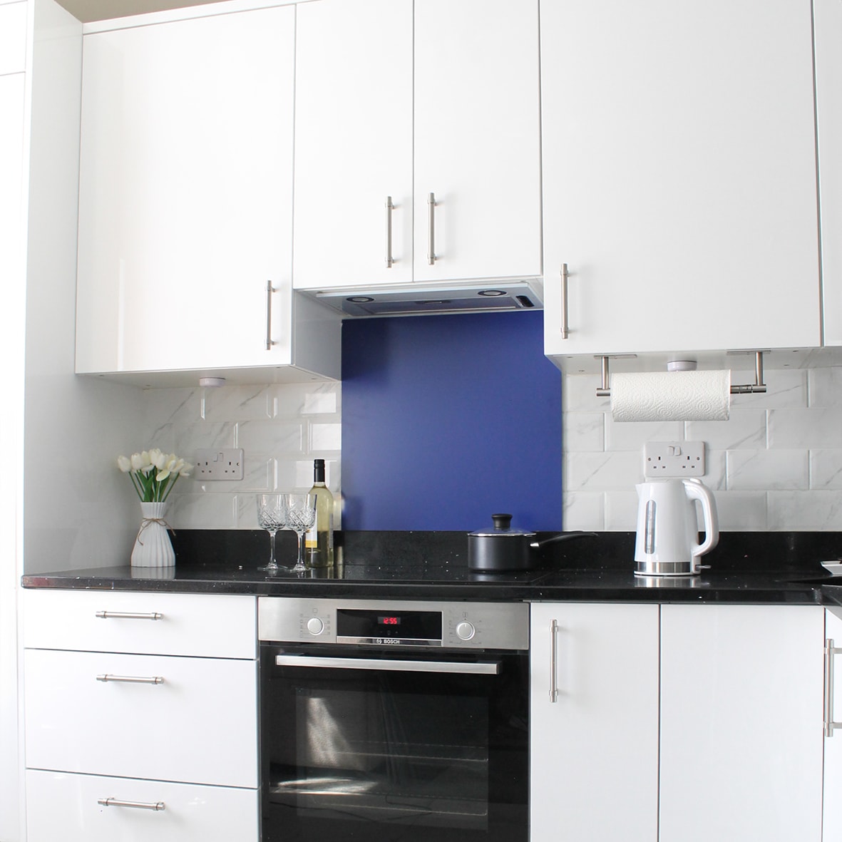 Aluminium Kitchen Splashback - 600 x 750mm - Matt Ultra Marine Blue - view 2