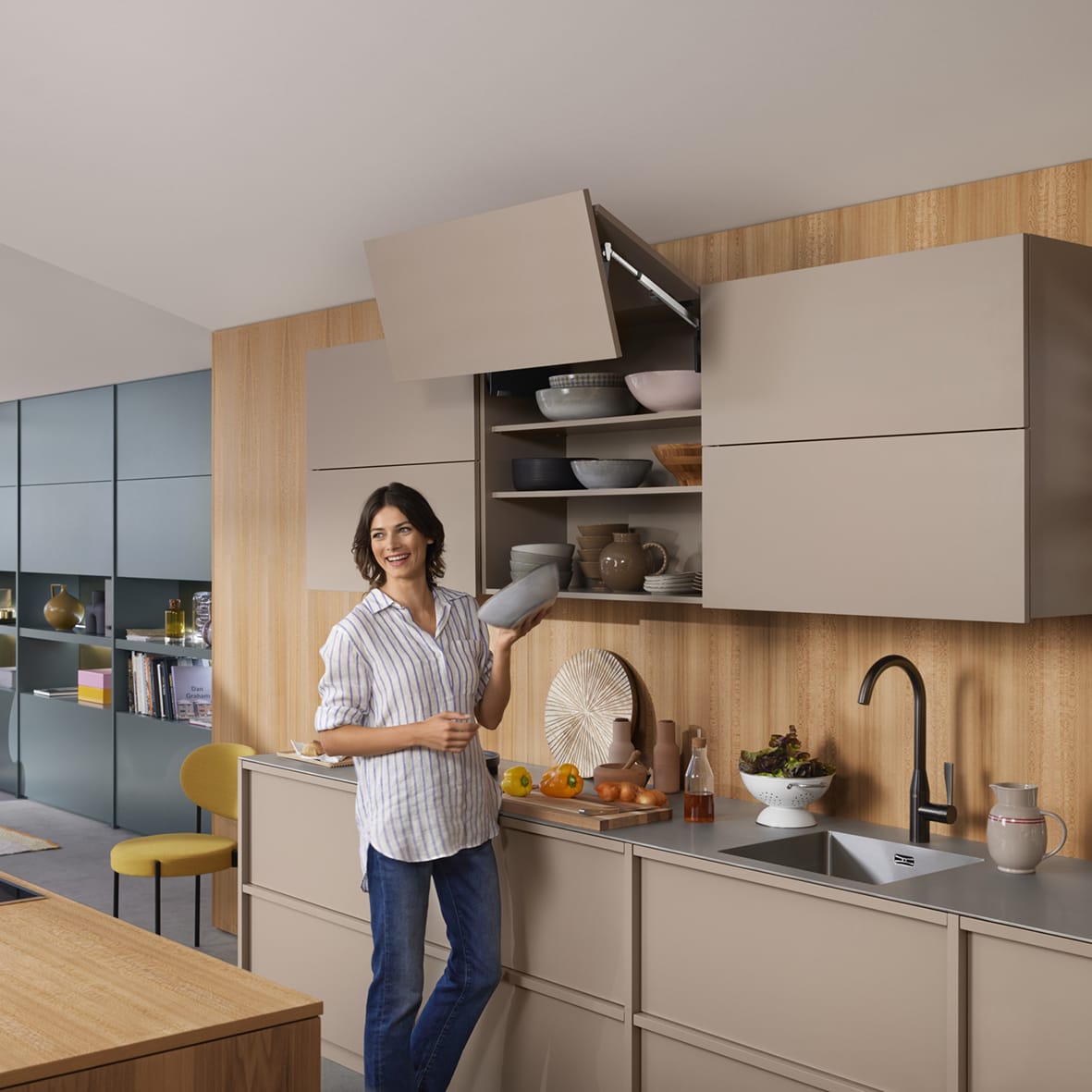 AVENTOS Bi-Fold HF - Cabinet Door Lift Mechanism - Medium Duty - Power Factor (LF) 2700-13500 - view 4