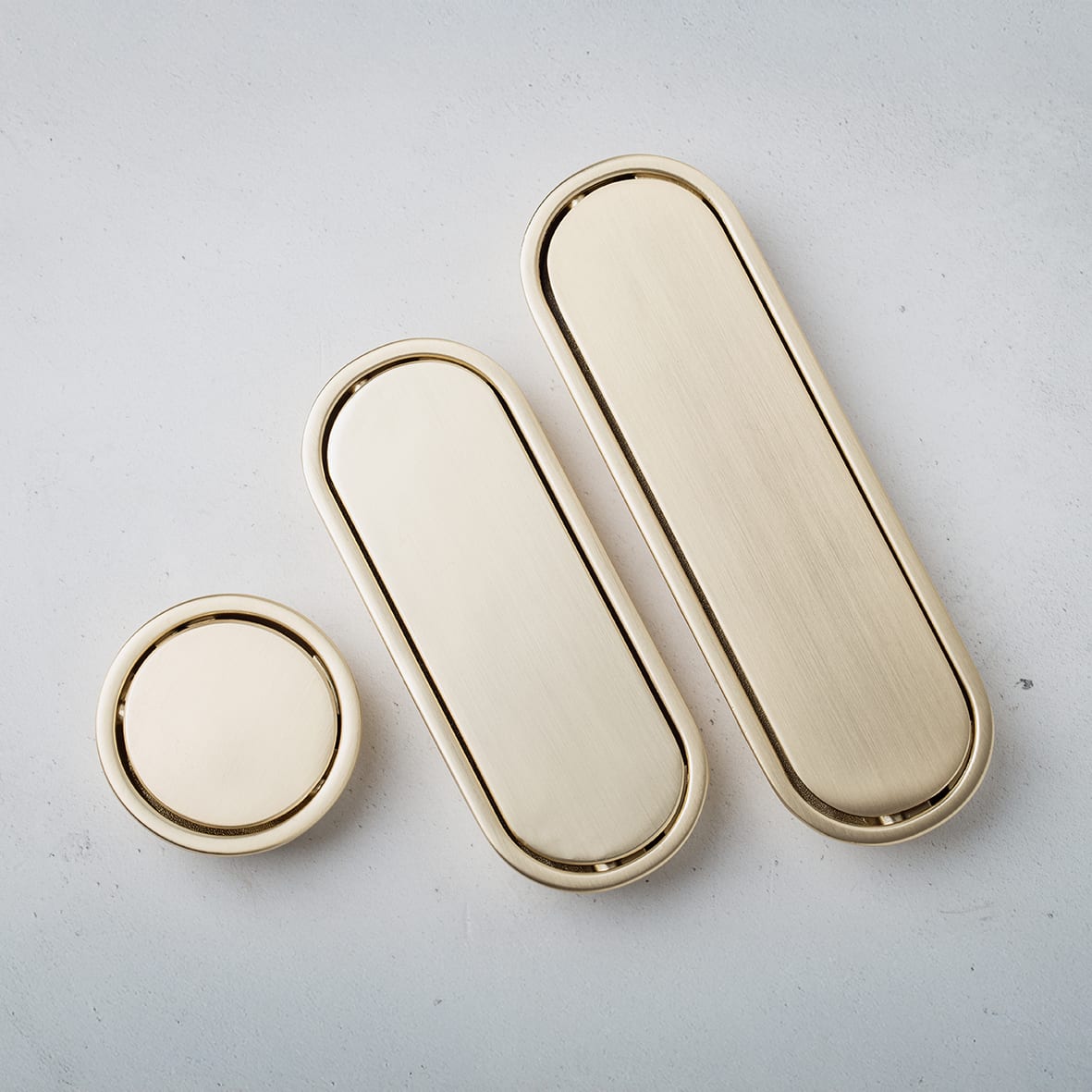Eccles Oval Flush Cabinet Pull Handle - 150 x 47mm - Satin Brass - view 5