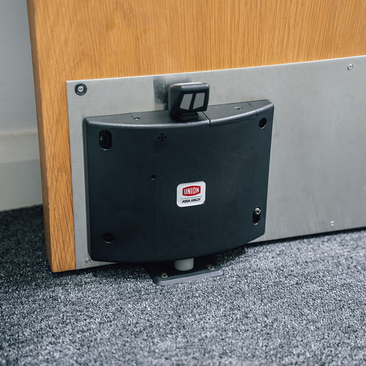 DoorSense J-8755A Acoustic Release Fire Door Holder - Black - view 4