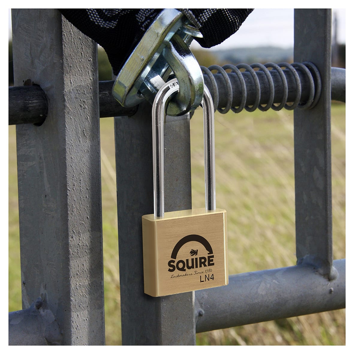 Lion Open Long Shackle Padlock - 40mm Body - 64 x 22.5mm Shackle - Brass - view 7