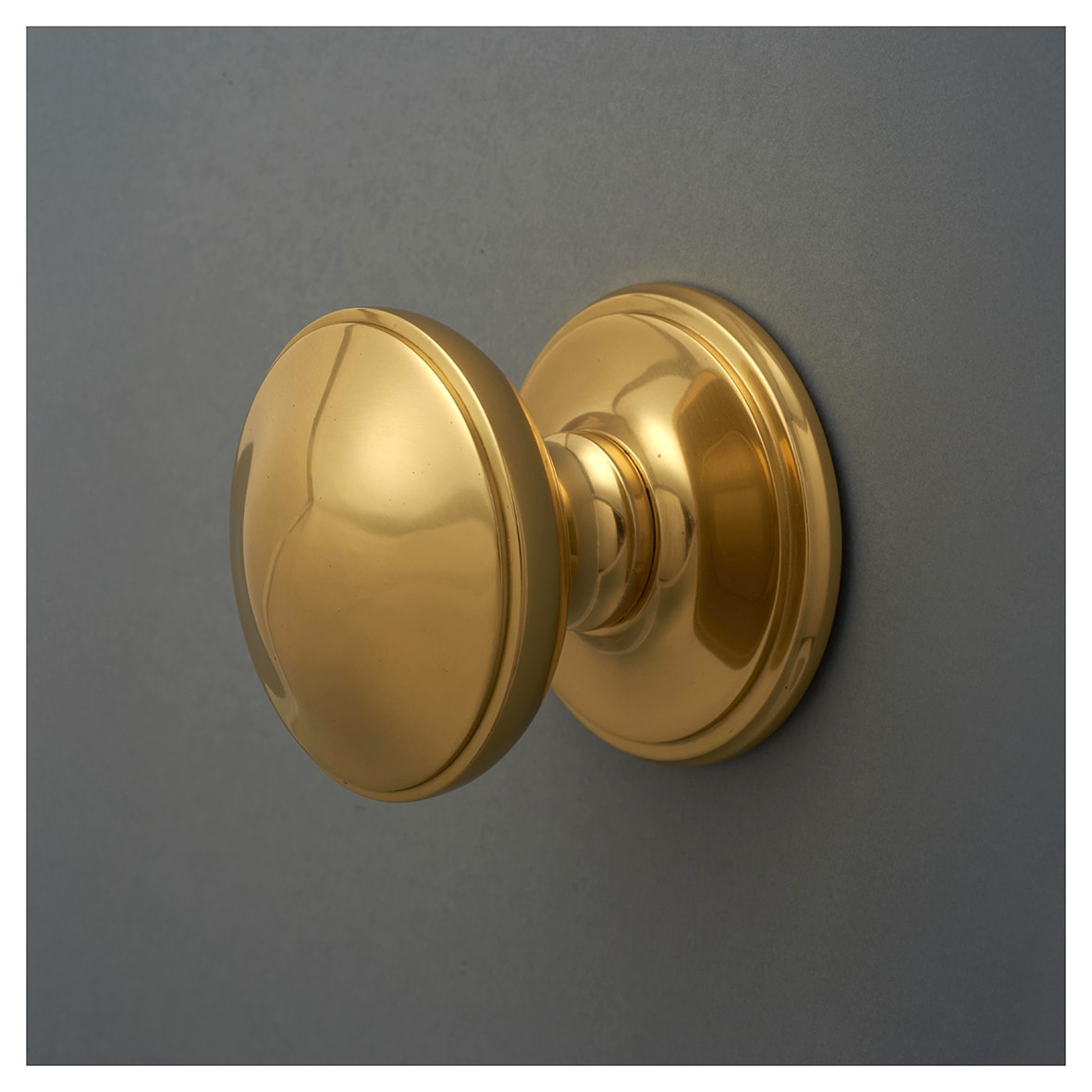 Polished Brass Round Centre Door Knob - 80mm Rose Diameter - view 4