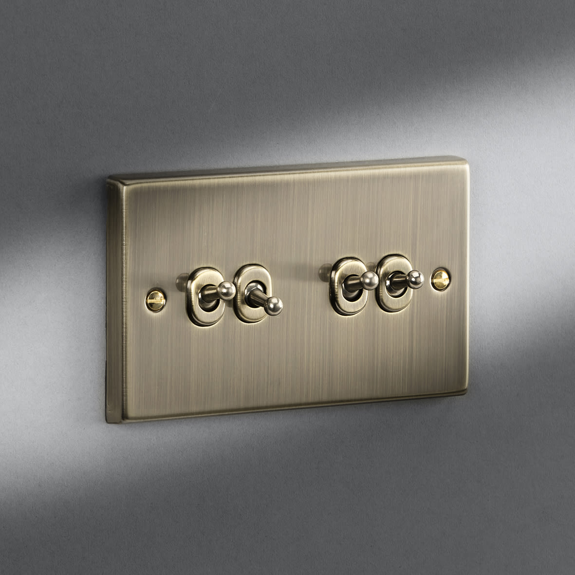 10AX 4 Gang 2 Way Toggle Light Switch - Antique Brass - view 7