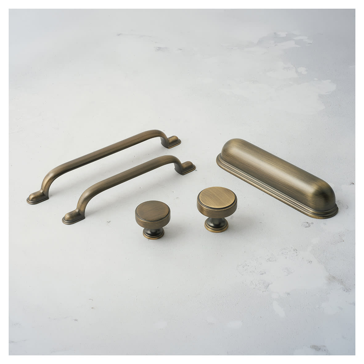 Crofts & Assinder Calgary 16.5mm D-Bar Cabinet Pull Handle - 160mm Centres - American Bronze - view 5