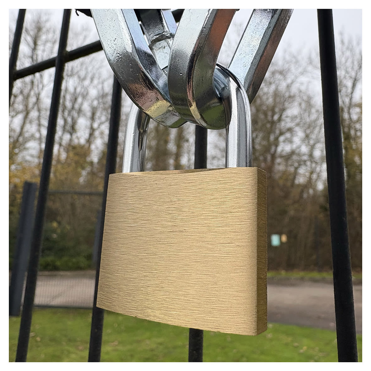 Watchman by Squire Solid Brass Padlock - 40mm Body - 24 x 23mm Shackle - Keyed to Differ - view 5