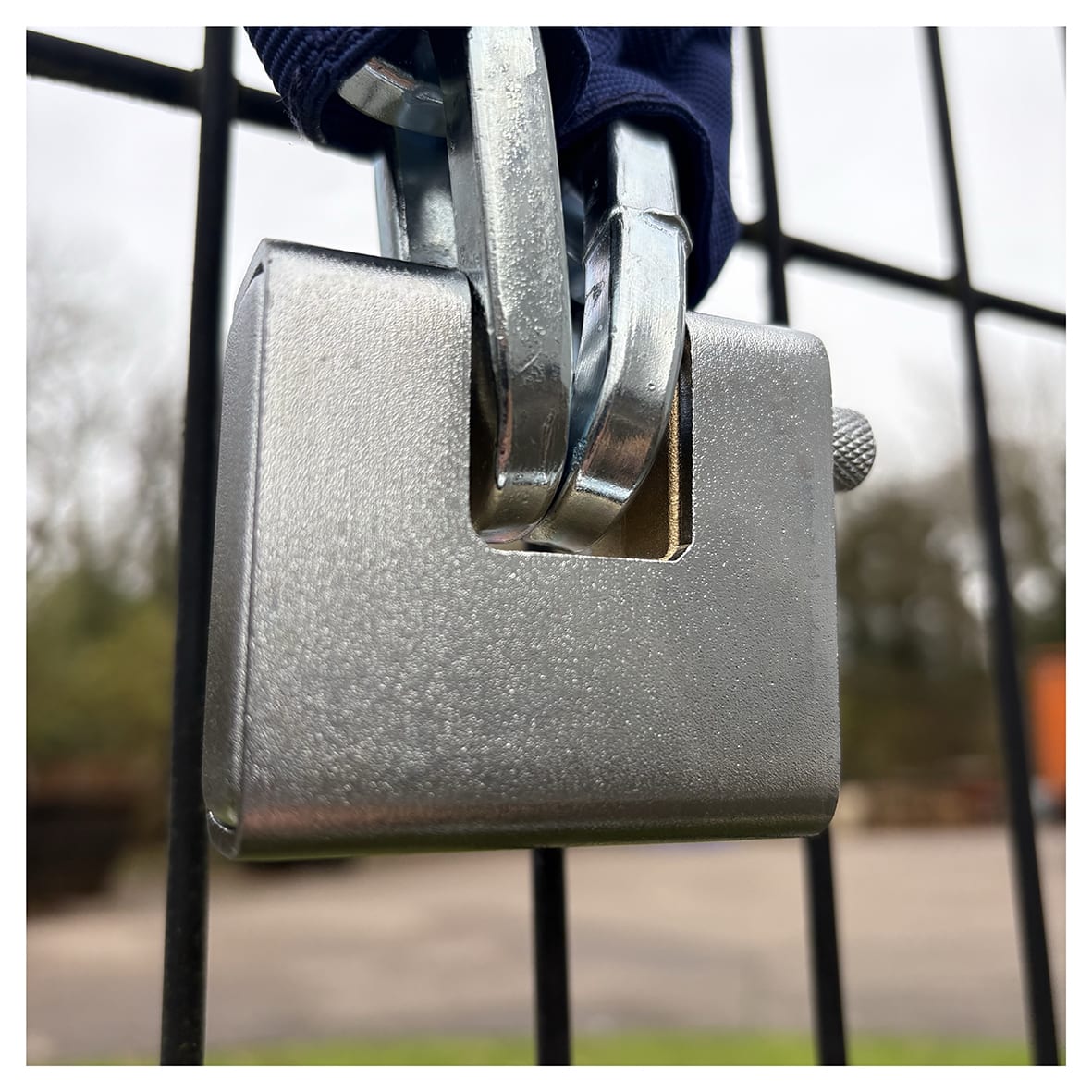Watchman by Squire Armoured Shutter Lock - 60mm Body - 11 x 22mm Shackle - Keyed Alike Key 1 - Silver - view 6