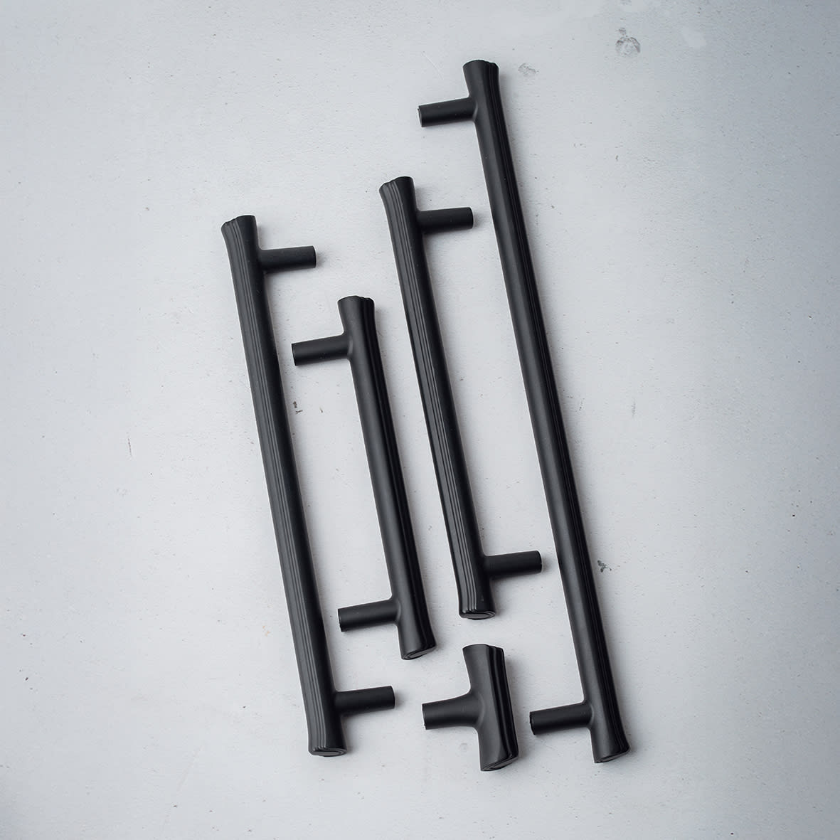 Filton 11mm T-Bar Cabinet Pull Handle - 128mm Centres - Matt Black - view 3