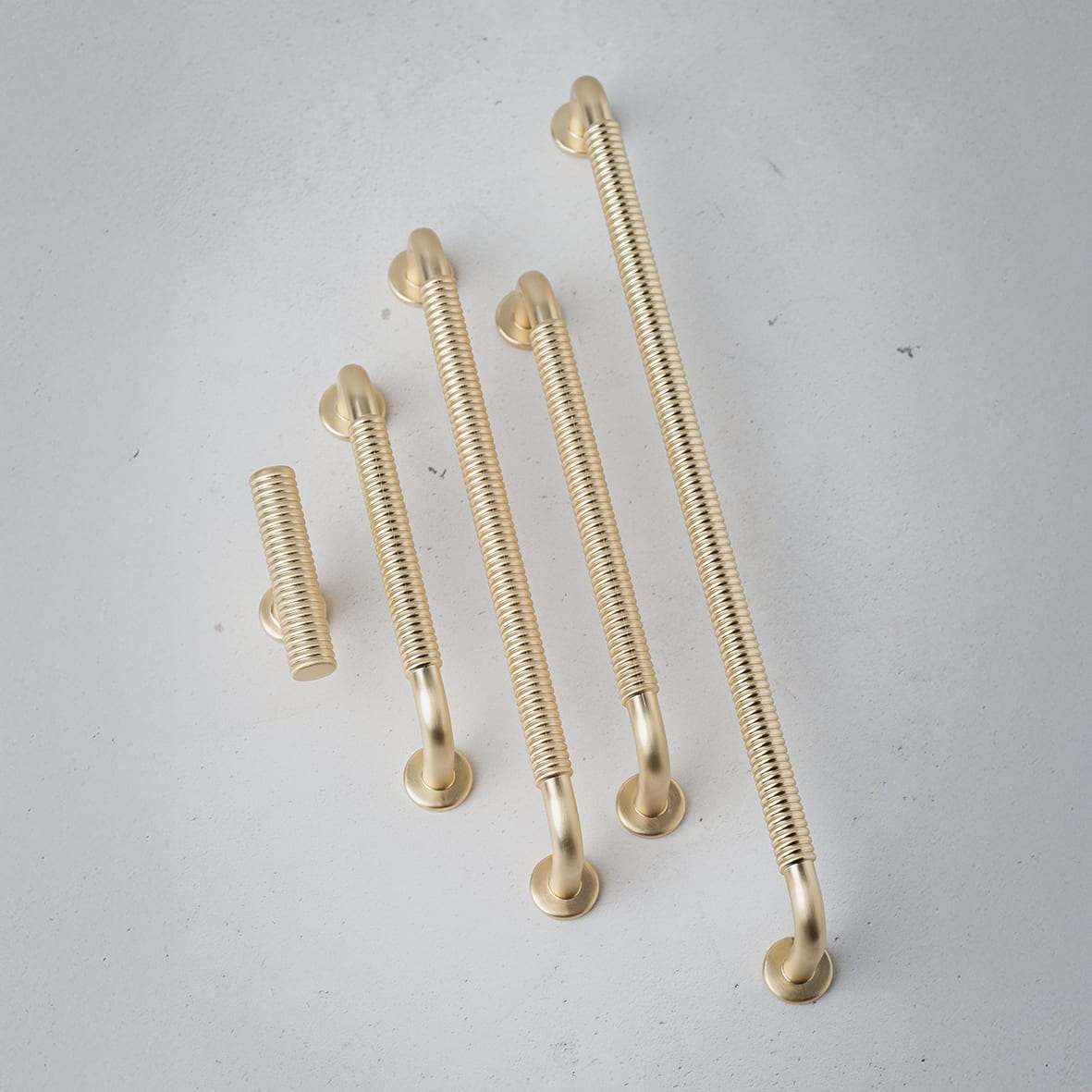 Crewe 10mm Reeded D-Bar Cabinet Pull Handle - 96mm Centres - Satin Brass - view 3