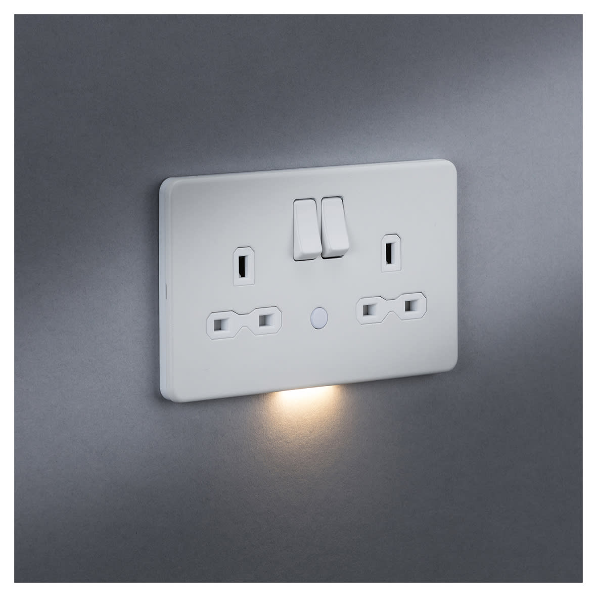 13A 2G DP Switched Socket with Photocell Nightlight Function - Matt White/White - view 3