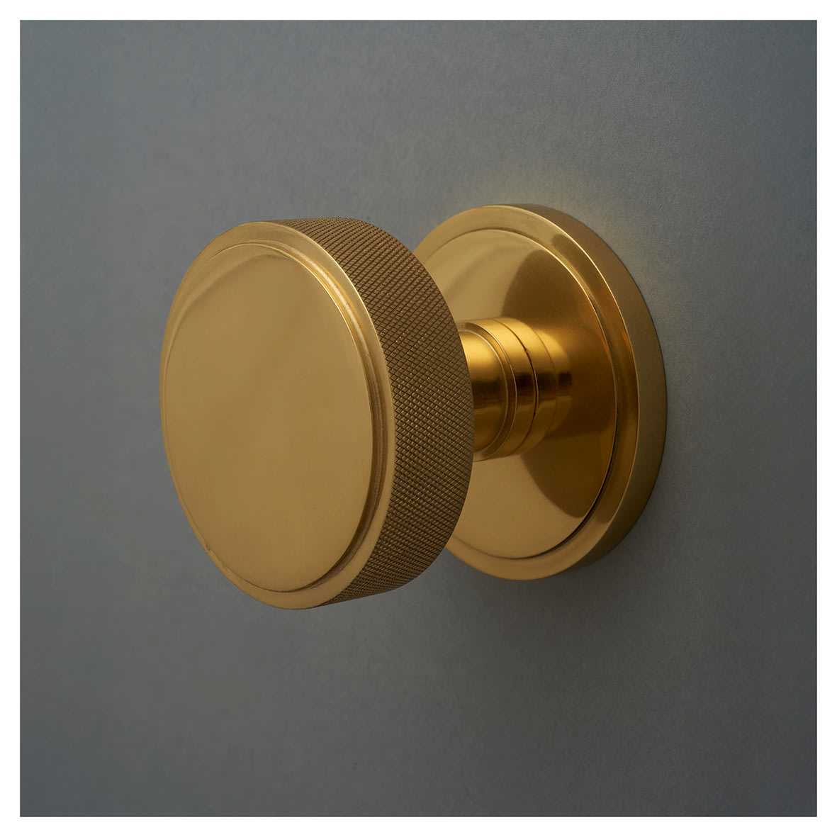 Polished Brass Round Knurled Centre Door Knob - 80mm Rose Diameter - view 5