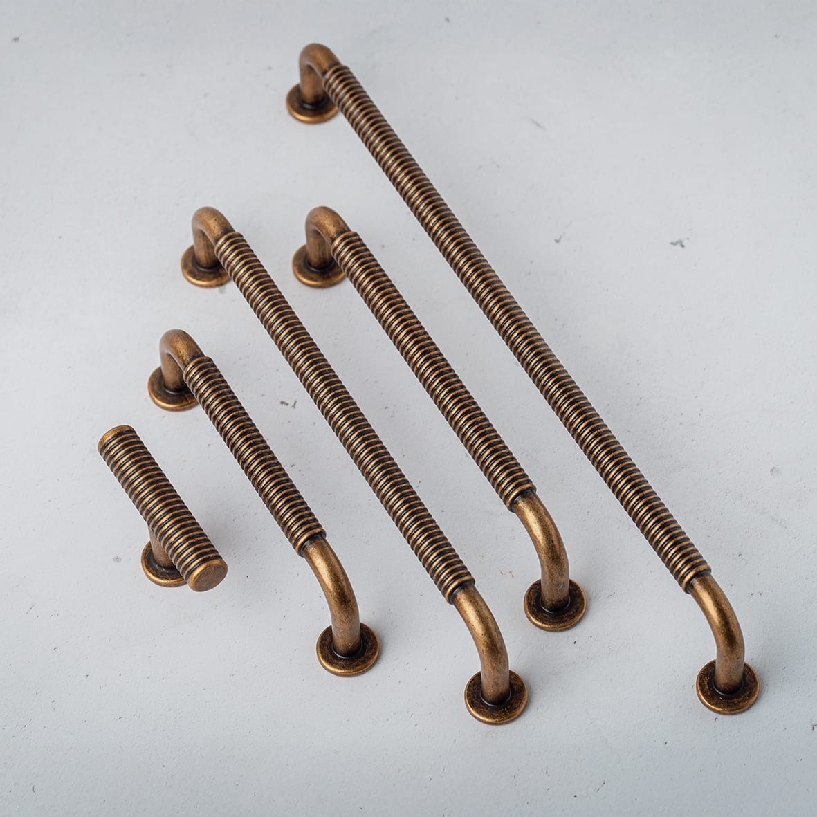 Crewe 10mm Reeded D-Bar Cabinet Pull Handle - 96mm Centres - Antique Brass - view 3