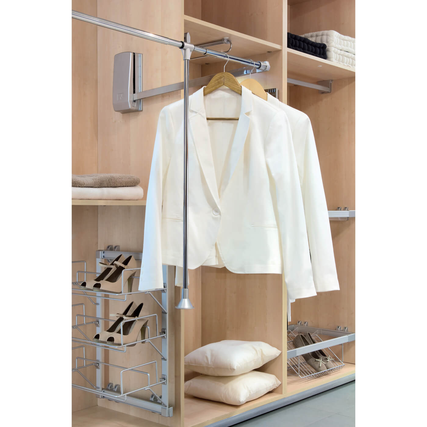 Pull Down Wardrobe Rail Lift - 600-830mm - Max Weight 12kg - Chrome - view 4