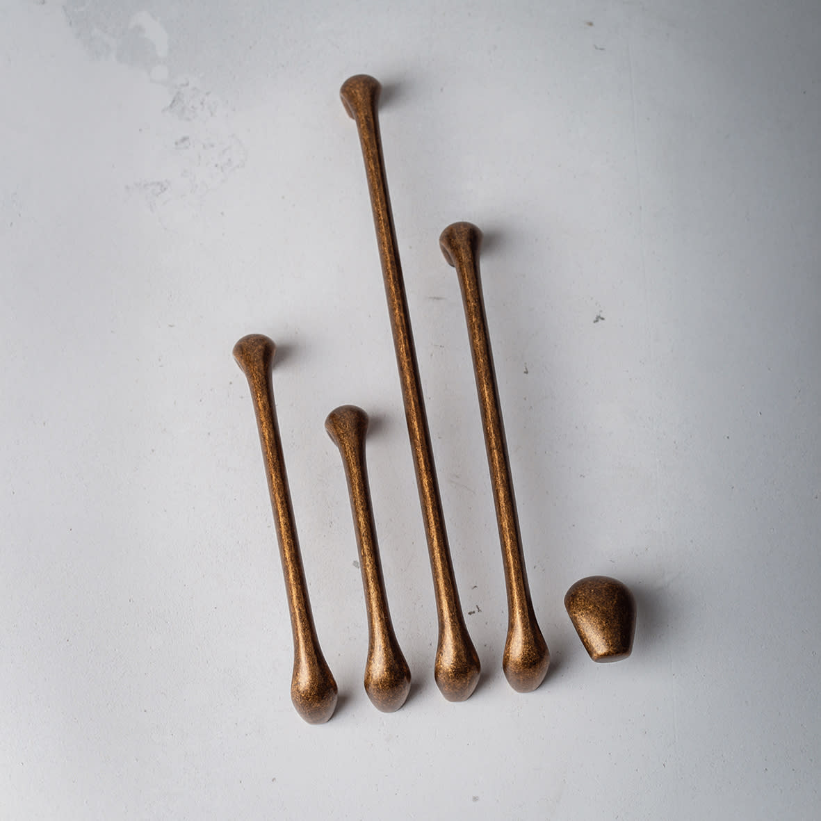 Keswick 7mm D-Bar Cabinet Pull Handle - 96mm Centres - Antique Brass - view 2