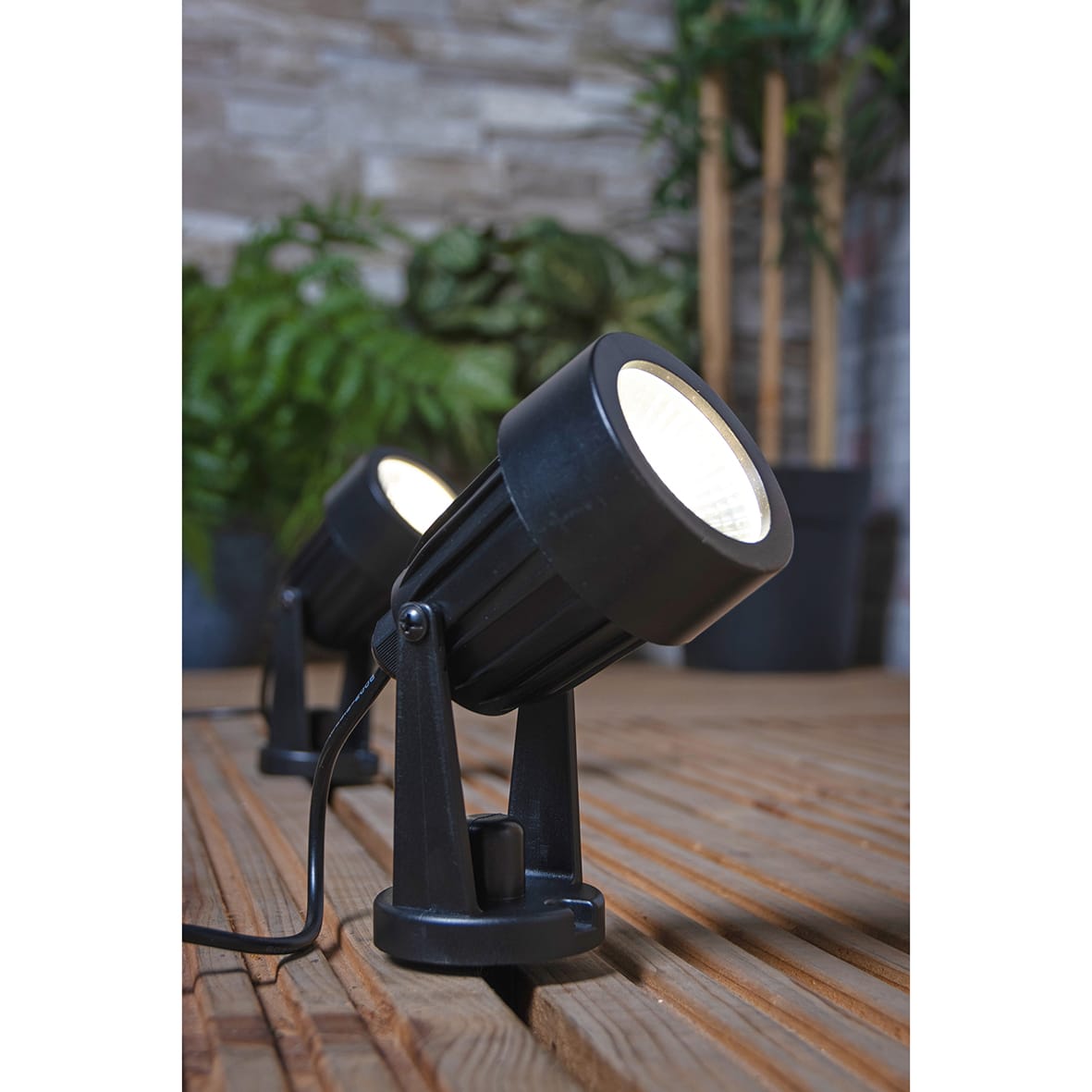 Forum Zink Lapin 3W LED Ground Spike Garden Light Kit - IP65 - 4000K Cool White - Black - Pack of 4 - view 3
