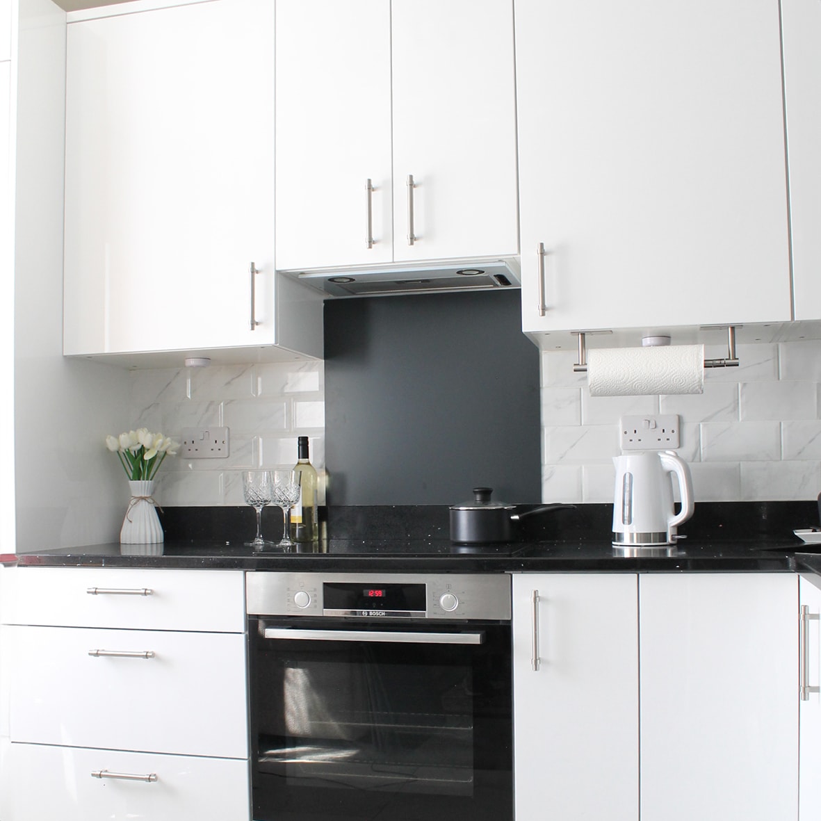 Aluminium Kitchen Splashback - 600 x 750mm - Matt Jet Black - view 2