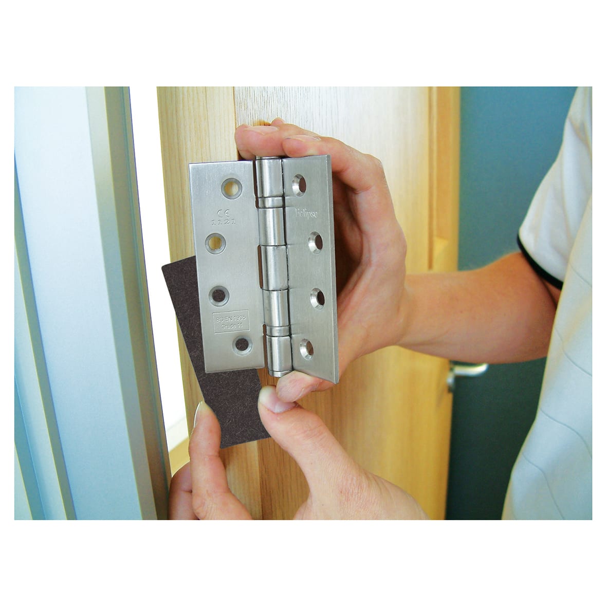 Intumescent Hinge Pads For FD30 & FD60 - Square - 100 x 43 x 0.5mm - Pack of 6 - view 3