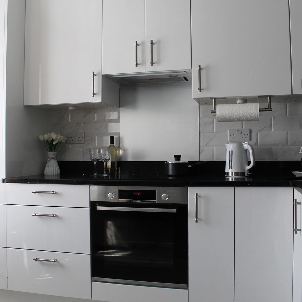 Aluminium Kitchen Splashback - 900 x 750mm - Gloss Brushed Aluminium - view 2