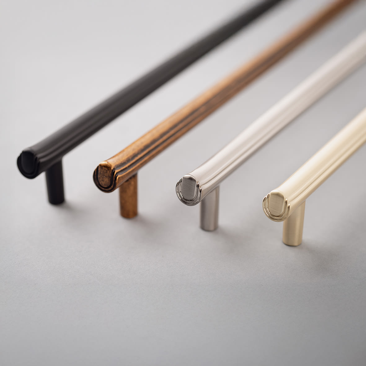 Filton 11mm T-Bar Cabinet Pull Handle - 224mm Centres - Antique Brass - view 5