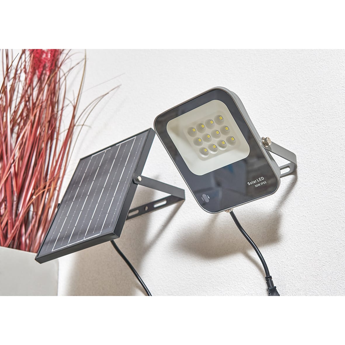 Forum Zink Denby 50W LED Security Floodlight with Solar Panel - IP65 - 6500K Daylight - Grey - view 2