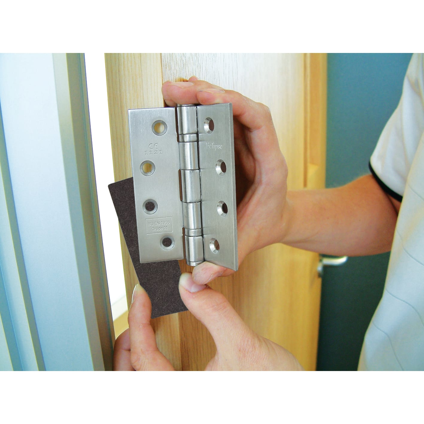 Intumescent Hinge Pads for FD30 & FD60 - Square - 100 x 30 x 0.5mm - Pack of 24 - view 4