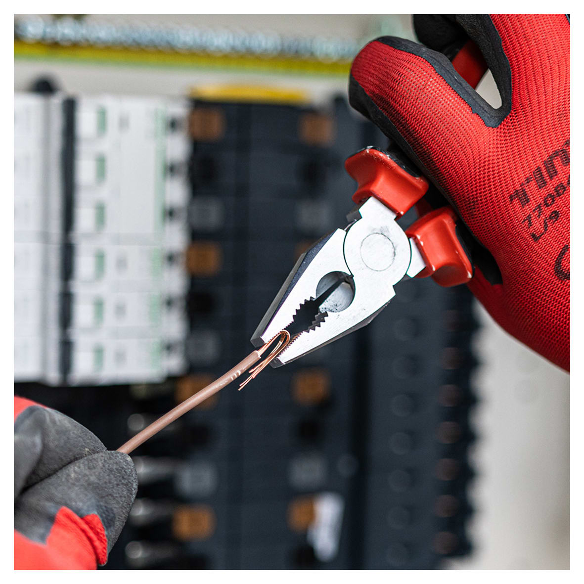 6"/ 150mm Combination Pliers - view 3